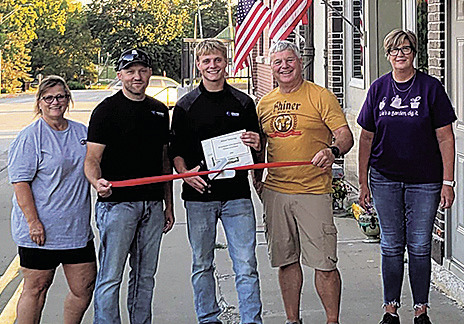 (Left to Right) Susan Eisenhauer, Jeremy Marteney, Trey Marteney, Mike Habegger, Susan Pope)