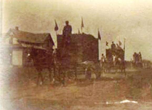 The Campbell Bros. Circus coming into Fairbury in the 1900s.