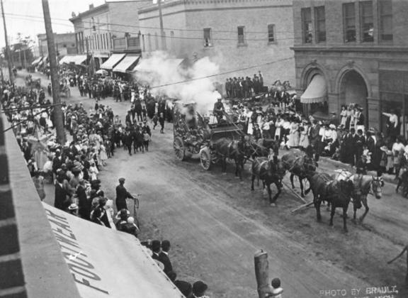 The Campbell Bros. Circus on a show in Manistique, Mich.