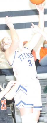 HTRS’s Kaitlyn Glathar (#3) scored 21 points against Falls City on Thursday night. Paula Jasa/Republican