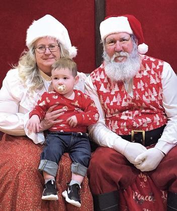 I am sorry that we were unable to post all the picture sent to us. Merry Christmas!! All photos by Paula Jasa - The Pawnee Republican