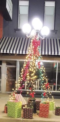 Chamber Lamp Post Decorating Winners