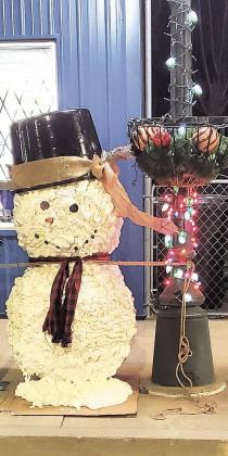 Chamber Lamp Post Decorating Winners