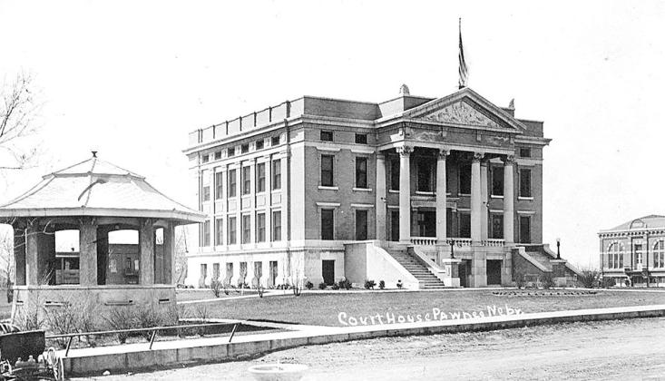 New courthouse with the opera house on the right side.