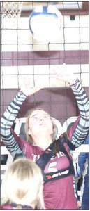HTRS Lady Titans sweep Lewiston in 3 sets