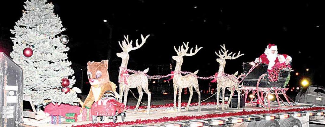 Santa Parade Dec. 22 lifts community spirits
