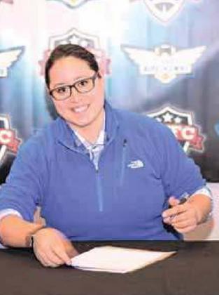 Ashley Box returns to play for Nebraska NiteHawks