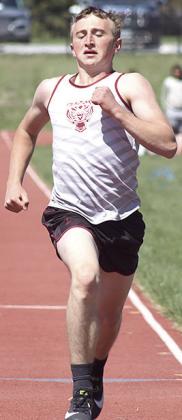 Lewiston’s Tristen Wagner finishes strong in the boys’ 200 M. prelims. Paula Jasa/Republican