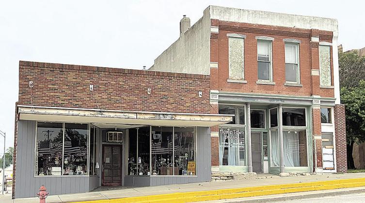 In Virgil’s youth, the building on the left was Langs Grocery and the building on the right was the Gamble Hardware store. Photo courtesy of Virgil Kent Olson