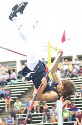 HTRS’ Ethan Dierberger cleared 12’0” to finish in 19th place in the Class D boys’ Pole Vault. Paula Jasa/Republican