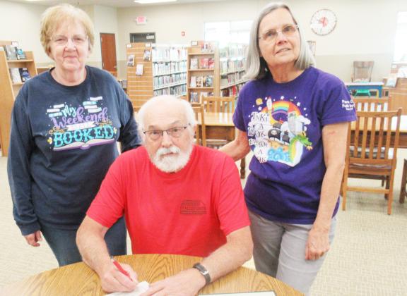 Pawnee City Mayor, Charlie Hatfield signed a Proclamation to recognize April 23-29 as National Library Week. Lola Seitz Library Director and Linda Bowman President of the Library Board would like you to---Stop in @ your Pawnee City Public Library for fun activities all week long.