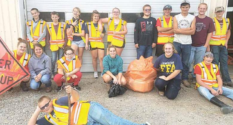 Lewiston FFA trash pickup