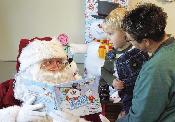 Santa comes to Pawnee City Library