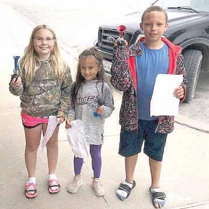 Steinauer kids enjoy scavenger hunt