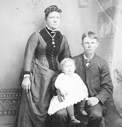 Anna Belle and Lewellyn Fellers with baby Nellie Fellers circa 1887. Nellie became editor of the Argus from 1913-1916.