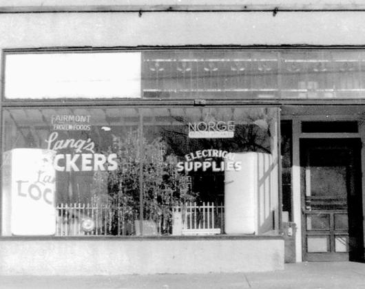 Lang’s Locker in the 1950s, run by Leo “Dutch” Lang. After Dutch retired, and an intervening owner or two, Dennis Schaardt bought the business in 1985. This was his location until 1996.