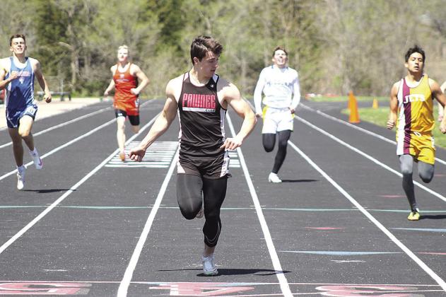 Tracksters brave blustery conditions at Mudecas