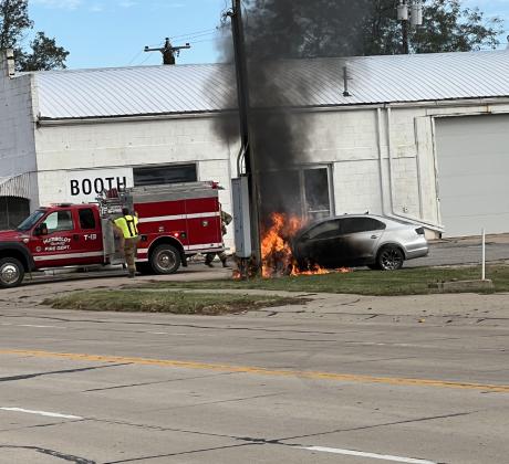 Humboldt Volunteer Fire Department Quickly Douses Vehicle Fire