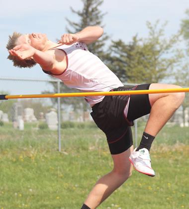 Thirteen qualify for State Track at D-1 District