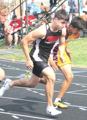Thirteen qualify for State Track at D-1 District