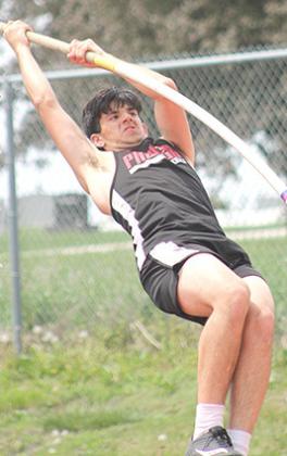 Thirteen qualify for State Track at D-1 District