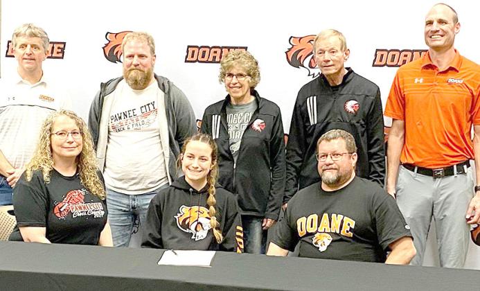 Emily and Madison Lytle sign with Doane Track