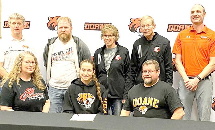 Emily and Madison Lytle sign with Doane Track