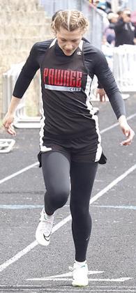 Lewiston’s Alex Seeman (left) and Pawnee City’s Taelyn Blecha (right) finish strong in the 100 M. prelims. Paula Jasa/Republican