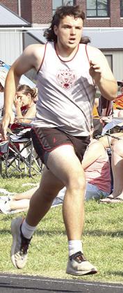 Fifteen tracksters qualify for State Track Meet