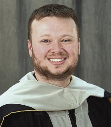 Pawnee City Alumni Graduates from Veterinary School