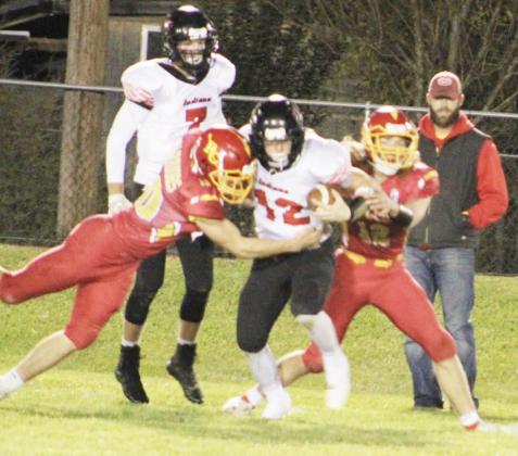 Indians convert turnovers into victory in D-6 state upset