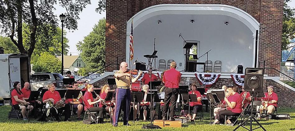 Master Gunnery Sergeant Peter Wilson, Violinist, performed “Schilnder’s List” and conducter “Semper Fidelis”. Wilson is a retired member of “The President’s Own” United States Marine Chamber Orchestra.