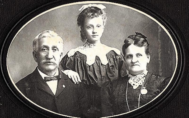 Peter Gold, his wife Julia, and their granddaughter Goldie, who they raised. Goldie married Wes Binder, and many of their descendants remain in Table Rock.