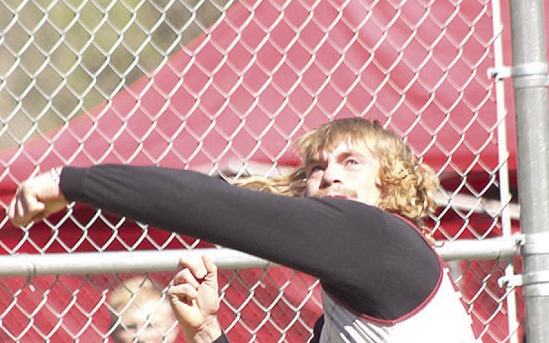 Paula Jasa/Republican LHS’ Tristen Ray throws 143’5” in the boys’ Discus event to claim the bronze medal.