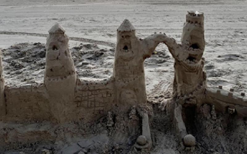 One night – The sand still stands