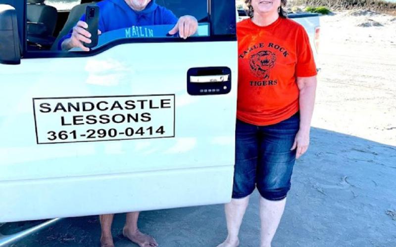 Sandy Cerra with Mark Landrum, the Sandcastle Guy