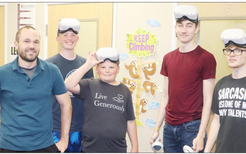 Lewiston Consolidated has a virtual reality team in competition