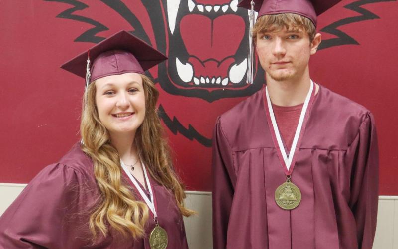 Lewiston Consolidated’s Salutatorian Rebecca de Koning and Valedictorian Kienen Creek. Ray Kappel/Republican