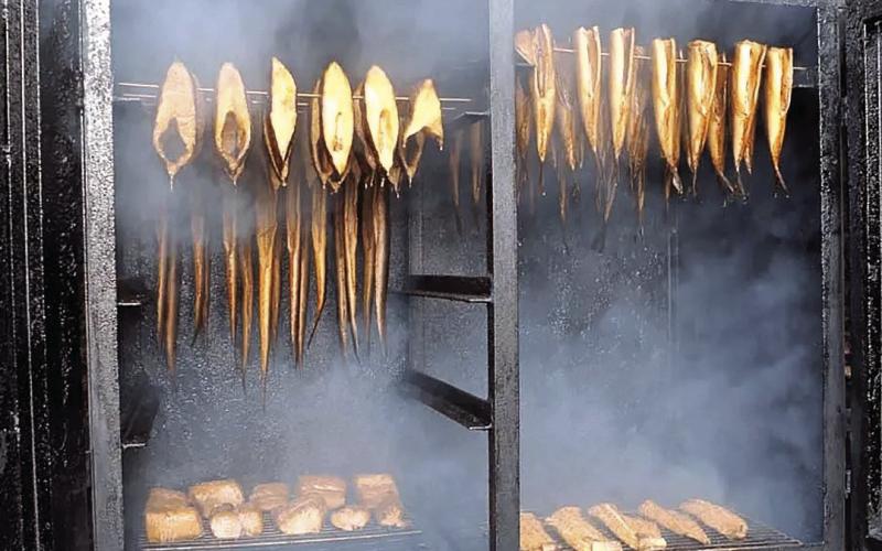 Cold smoking is one method that was widely used years ago. This process consisted of slow smoking of meat at a low temperature.