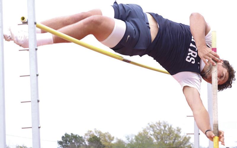 HTRS’ Hunter Bohling cleared 12’0” to win the boys’ Pole Vault event. Paula Jasa/Republican