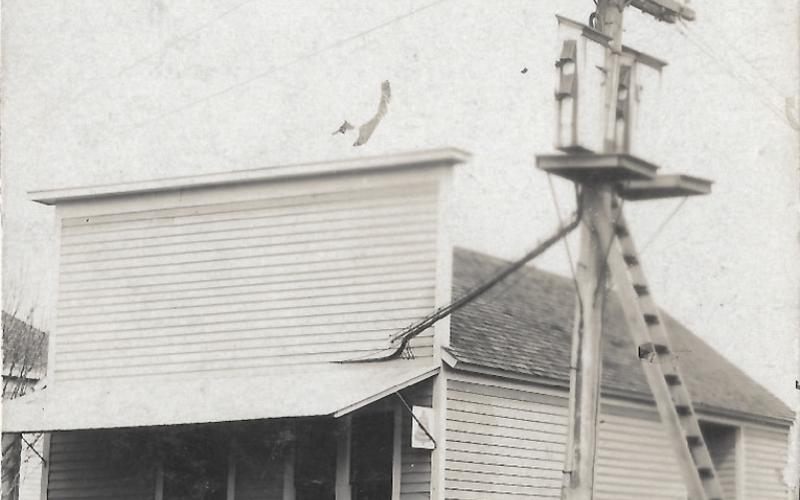 Della and Stella McCoy at the Dawson Telephone Exchange in 1908