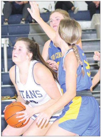 HTRS’ Jacey Leech gets ready to put up a shot against Tri-County in the Lady Titans’ 48-44 thrilling triumph. Paula Jasa/Republican