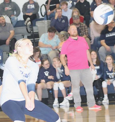 HTRS’ Jaylie McNealy (left) directs a pass to the front row for the attack against FCSH. Paula Jasa/Republican