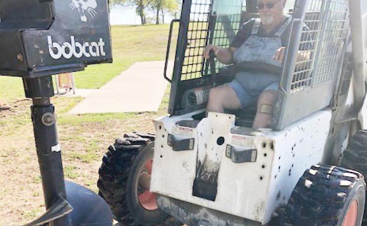 Fairview Golf Club Receives Free Trees