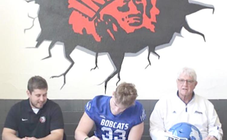 Simon Osborne signs with Peru State