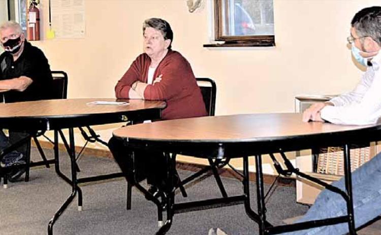 Bruce Haughton, Vickie Zelenka, and Donnie Fisher took part in the City Council Candidates Forum Friday. Ray Kappel/Republican