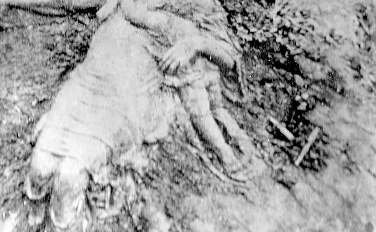 Photograph of sand sculpture on the banks of Taylor Branch, done by artist J. B. McCord in April 1921. This may be the best surviving image of McCord’s work. Photo Courtesy of the Table Rock Historical Society.