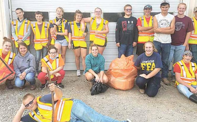 Lewiston FFA trash pickup