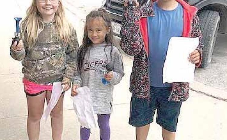 Steinauer kids enjoy scavenger hunt