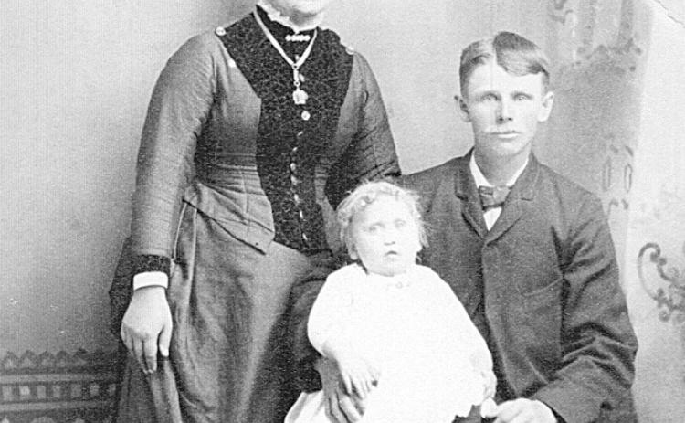 Anna Belle and Lewellyn Fellers with baby Nellie Fellers circa 1887. Nellie became editor of the Argus from 1913-1916.